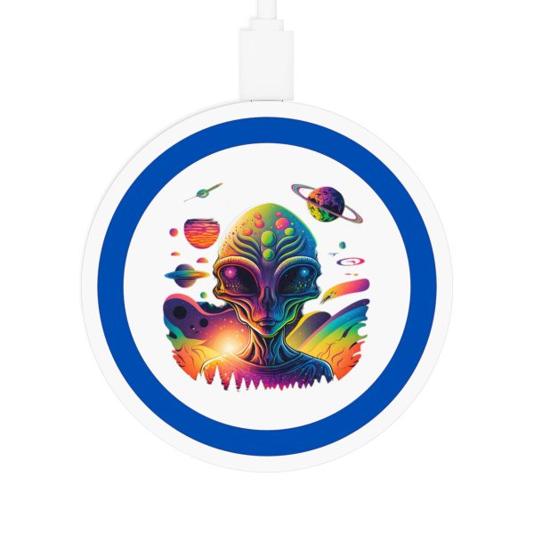 Colorful Alien Wireless Charging Pad, Quake Charging Station, Sci-Fi Desk Accessory, Unique Tech Gift, Galaxy-Themed Phone Charger - Image 5
