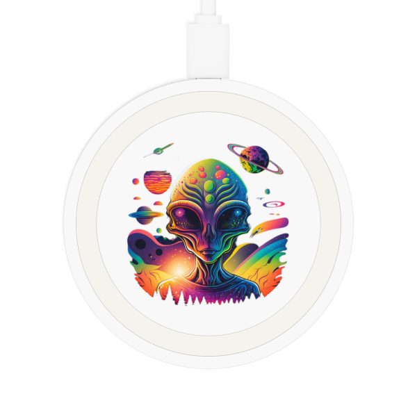 Colorful Alien Wireless Charging Pad, Quake Charging Station, Sci-Fi Desk Accessory, Unique Tech Gift, Galaxy-Themed Phone Charger