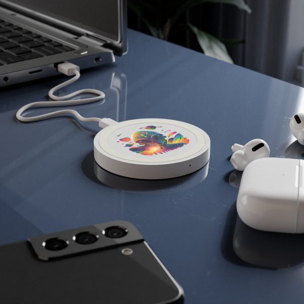 Colorful Alien Wireless Charging Pad, Quake Charging Station, Sci-Fi Desk Accessory, Unique Tech Gift, Galaxy-Themed Phone Charger - Image 4